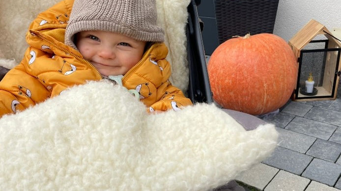 How to dress a child in Autumn