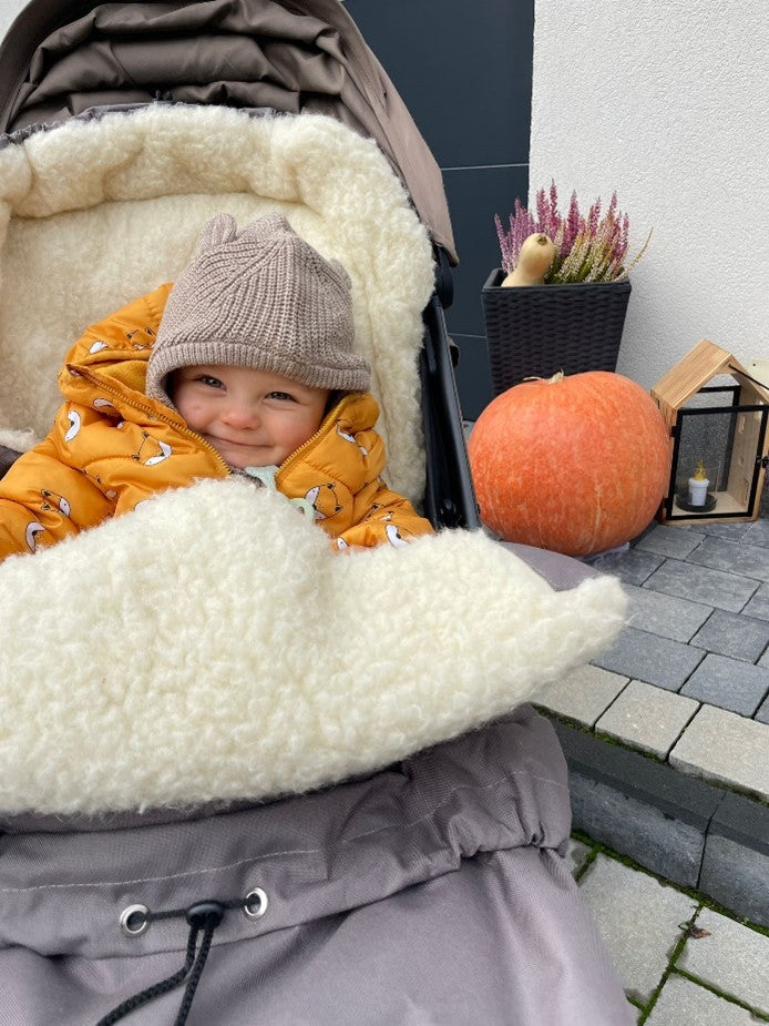 How to dress a child in Autumn